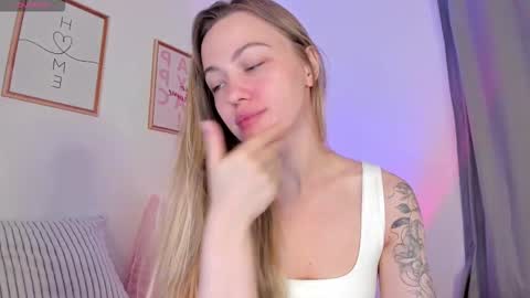 Snapshot of damn_cutie chatting on 19, 1, 2026 Tiana online show from 19, 1, 2026