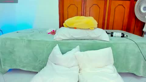 Kary-- independent model Schedule 0530am-1000am colombian time online show from 18, 3, 2026