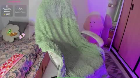 Snapshot of damn_that_booty chatting on 9, 2, 2025 Criss online show from 9, 2, 2025