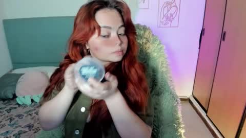 Snapshot of damn_that_booty chatting on 23, 11, 2025 Criss online show from 23, 11, 2025