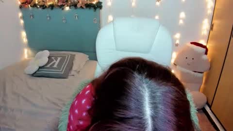 Snapshot of damn_that_booty chatting on 16, 12, 2025 Criss online show from 16, 12, 2025