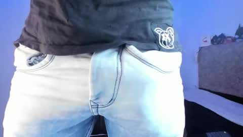 Snapshot of damon_baker0 chatting on 3, 12, 2025 Damon bakert online show from 3, 12, 2025