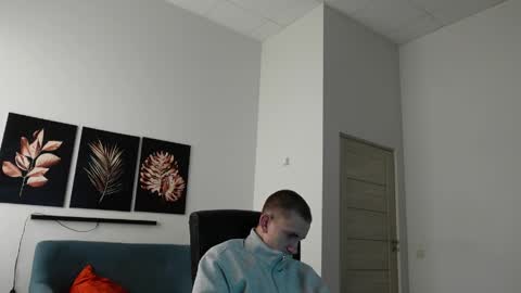 Snapshot of dan_roads chatting on 8, 4, 2026 DAN ROADS online show from 8, 4, 2026