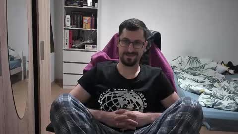 King Dan online show from 3, 11, 2025