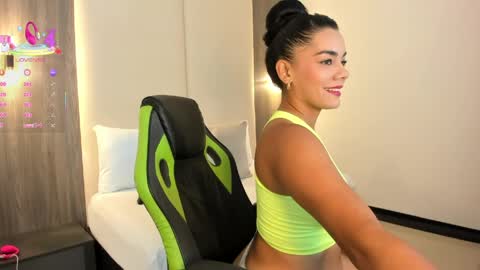 D A N A  online show from 6, 4, 2026