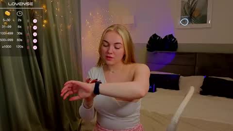 Snapshot of dana_love0 chatting on 11, 1, 2025 Dana online show from 11, 1, 2025