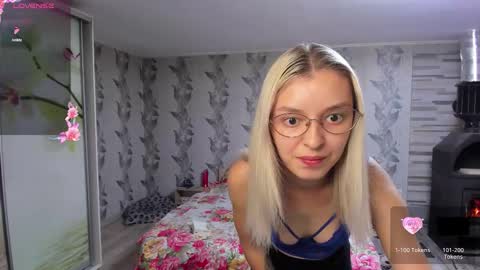 Snapshot of danamily chatting on 30, 10, 2025 Denisa personalized vinyl photo wallpaper 95-cm length 239-cm height with danamilys autograph or photo on request personaliz online show from 30, 10, 2025