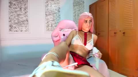 Danella Houston online show from 28, 10, 2025