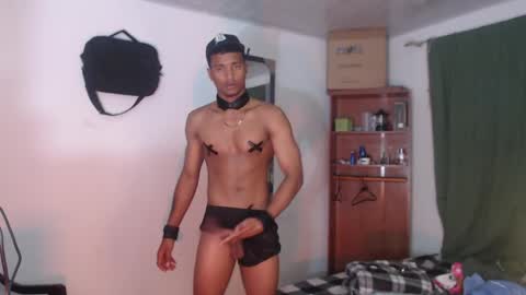 Snapshot of dani_brown19 chatting on 8, 5, 2026 dani_brown19 online show from 8, 5, 2026