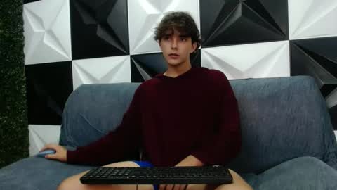 Snapshot of dani_cumboy chatting on 11, 12, 2024 dani_cumboy online show from 11, 12, 2024