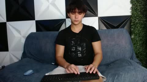 Snapshot of dani_cumboy chatting on 12, 12, 2024 dani_cumboy online show from 12, 12, 2024