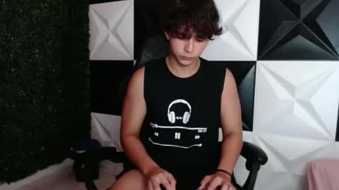 Snapshot of dani_cumboy chatting on 26, 12, 2024 dani_cumboy online show from 26, 12, 2024