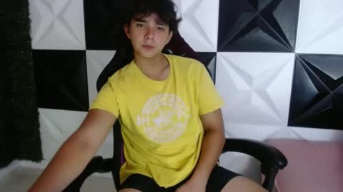 Snapshot of dani_cumboy chatting on 31, 12, 2024 dani_cumboy online show from 31, 12, 2024