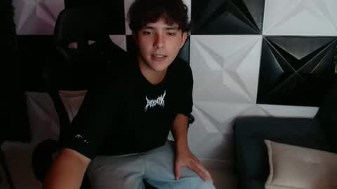 Snapshot of dani_cumboy chatting on 8, 1, 2025 dani_cumboy online show from 8, 1, 2025