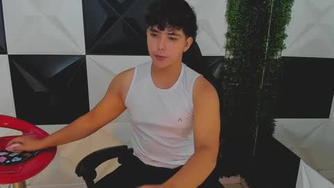 Snapshot of dani_cumboy chatting on 1, 10, 2025 dani_cumboy online show from 1, 10, 2025