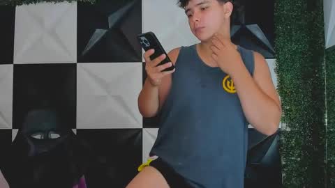 Snapshot of dani_cumboy chatting on 4, 10, 2025 dani_cumboy online show from 4, 10, 2025