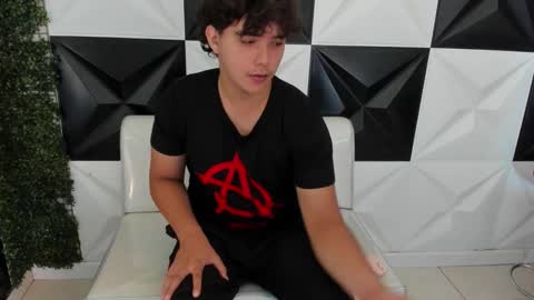 Snapshot of dani_cumboy chatting on 20, 11, 2025 dani_cumboy online show from 20, 11, 2025