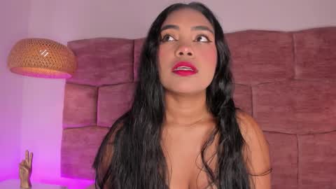 Snapshot of dani_velvet chatting on 18, 11, 2025 online show from 18, 11, 2025