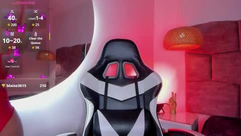 Snapshot of dani_velvet chatting on 23, 12, 2025 online show from 23, 12, 2025