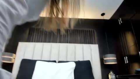 Snapshot of dania_moore_ chatting on 10, 6, 2026 JANE online show from 10, 6, 2026