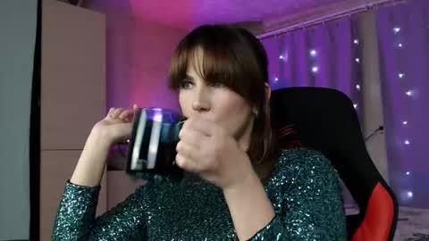 Daniela Cooper online show from 12, 10, 2025