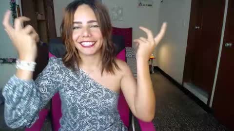 Snapshot of danielle_rose_ chatting on 4, 12, 2024 Angie online show from 4, 12, 2024
