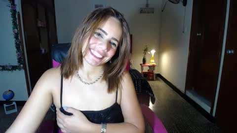 Snapshot of danielle_rose_ chatting on 11, 2, 2025 Angie online show from 11, 2, 2025