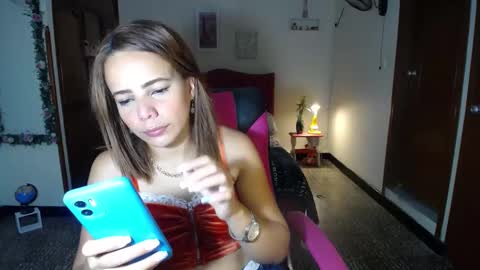 Snapshot of danielle_rose_ chatting on 13, 2, 2025 Angie online show from 13, 2, 2025