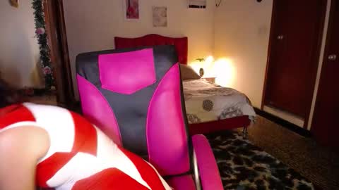 Snapshot of danielle_rose_ chatting on 14, 9, 2025 Angie online show from 14, 9, 2025
