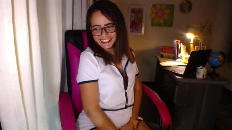 Snapshot of danielle_rose_ chatting on 23, 5, 2026 Angie online show from 23, 5, 2026