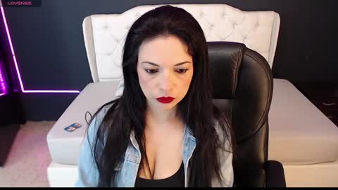 Snapshot of danielle_smithh chatting on 29, 12, 2024 Danielle Smith online show from 29, 12, 2024