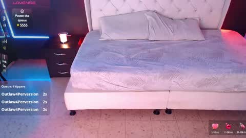 Snapshot of danielle_smithh chatting on 5, 3, 2025 Danielle Smith online show from 5, 3, 2025