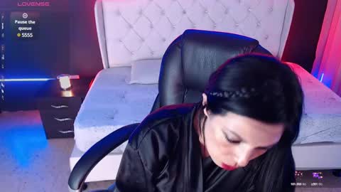 Snapshot of danielle_smithh chatting on 7, 3, 2025 Danielle Smith online show from 7, 3, 2025