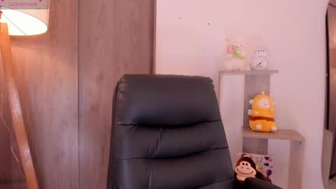 Danielle Rose online show from 7, 11, 2025