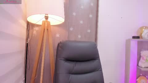 Snapshot of daniellerose_ chatting on 23, 7, 2026 Danielle Rose online show from 23, 7, 2026