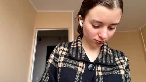 Snapshot of daniellevaulet chatting on 1, 11, 2025 Mia online show from 1, 11, 2025