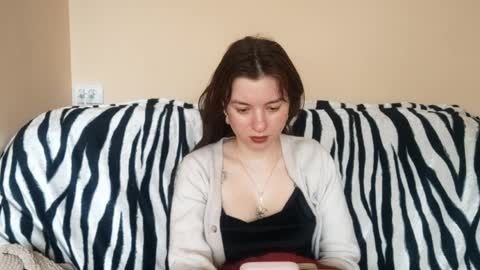 Mia online show from 6, 4, 2026