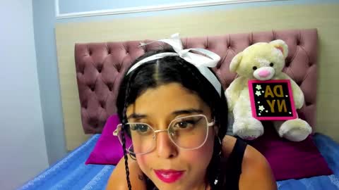 Snapshot of daniibelluci chatting on 27, 2, 2025 DaniiBelluci online show from 27, 2, 2025