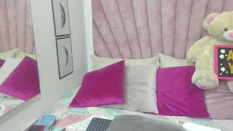 Snapshot of daniibelluci chatting on 28, 11, 2025 DaniiBelluci online show from 28, 11, 2025