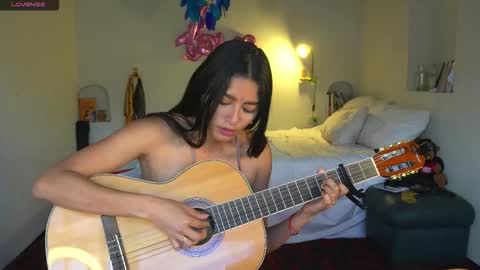 Snapshot of daniisla chatting on 10, 10, 2025 danalle .. online show from 10, 10, 2025