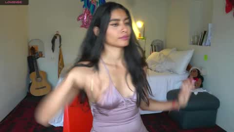 Snapshot of daniisla chatting on 9, 11, 2025 danalle .. online show from 9, 11, 2025