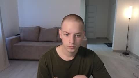 Snapshot of danila_trezzini chatting on 2, 7, 2026 danila online show from 2, 7, 2026