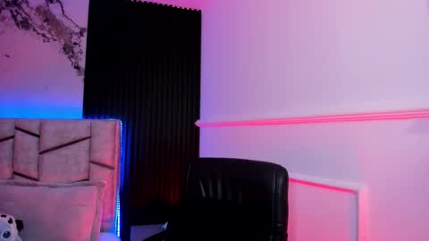 Snapshot of daniphoenixx chatting on 27, 10, 2025 Dani Phonenix online show from 27, 10, 2025