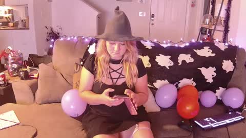 Snapshot of daniraeanddaddy chatting on 12, 10, 2025 Dani And Daddy online show from 12, 10, 2025