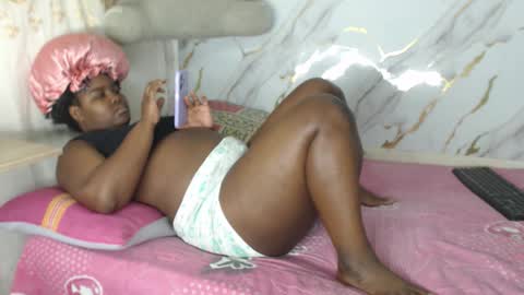 INSTAGRAM  Minni Moom online show from 12, 11, 2025