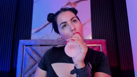 Dani whatson online show from 7, 10, 2025