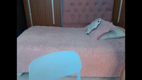 Danniela y Victoria online show from 6, 6, 2026