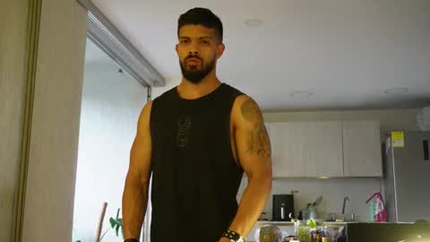 Snapshot of dann_saenz chatting on 11, 11, 2025 Dann saenz online show from 11, 11, 2025