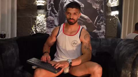 Snapshot of dann_saenz chatting on 23, 11, 2025 Dann saenz online show from 23, 11, 2025