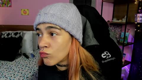 Snapshot of danna__castle chatting on 5, 1, 2025 Dannacastle online show from 5, 1, 2025